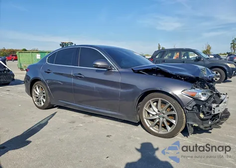 2019 Alfa Romeo Giulia z USA, uszkodzony, nr VIN ZARFAMANXK7599319